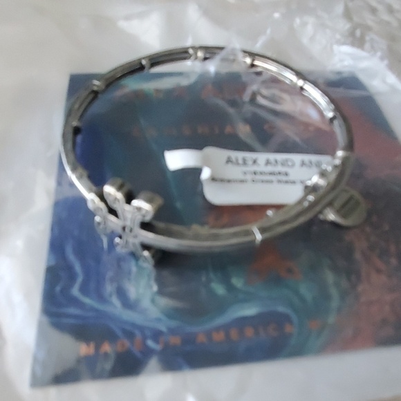 Alex and Ani Armanian Cross bracelet - Picture 2 of 2